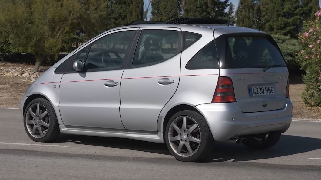 測試車款為A210 Evolution，懸吊設計的更為運動化，對操控有一定的幫助。(圖片來源/ km77)
