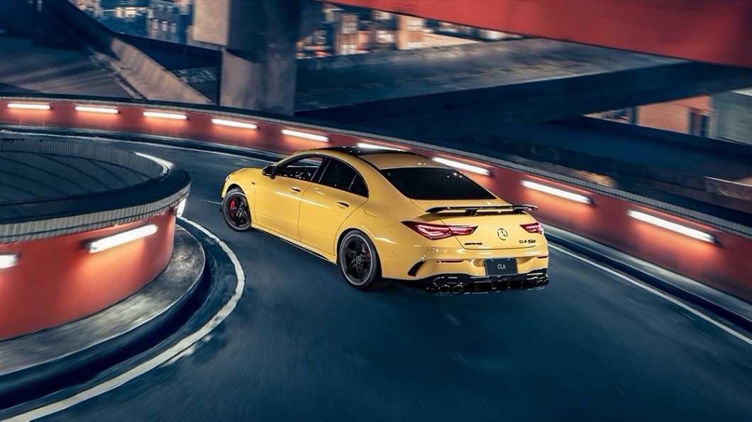 CLA 45 S 4MATIC+ Coupé車上搭載2.0升四缸渦輪增壓引擎,可以輸出421匹最大馬力。(圖片來源/ M-Benz)