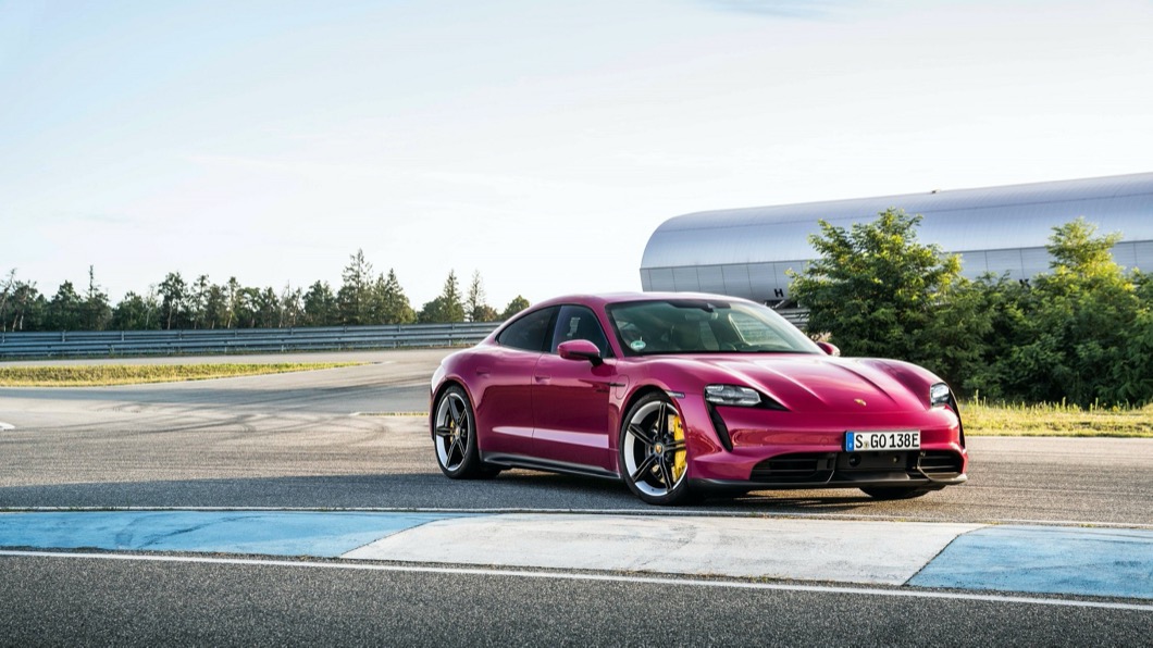 這次Porsche也針對熱能管理系統又進一步優化，讓電池能夠承受更高的工作溫度，好處是能讓快出的持續時間更加長久。(圖片來源/ Porsche)