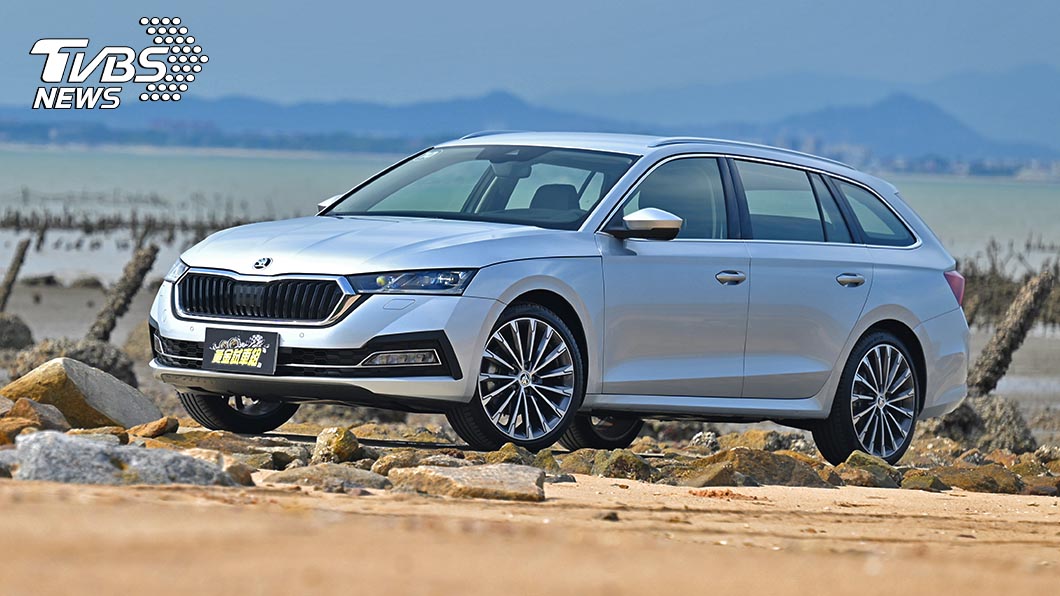Octavia Combi 2.0 TSI 4x4車型雖然是最頂規版本,建議售價也只要132.9萬元。(圖片來源/ TVBS)
