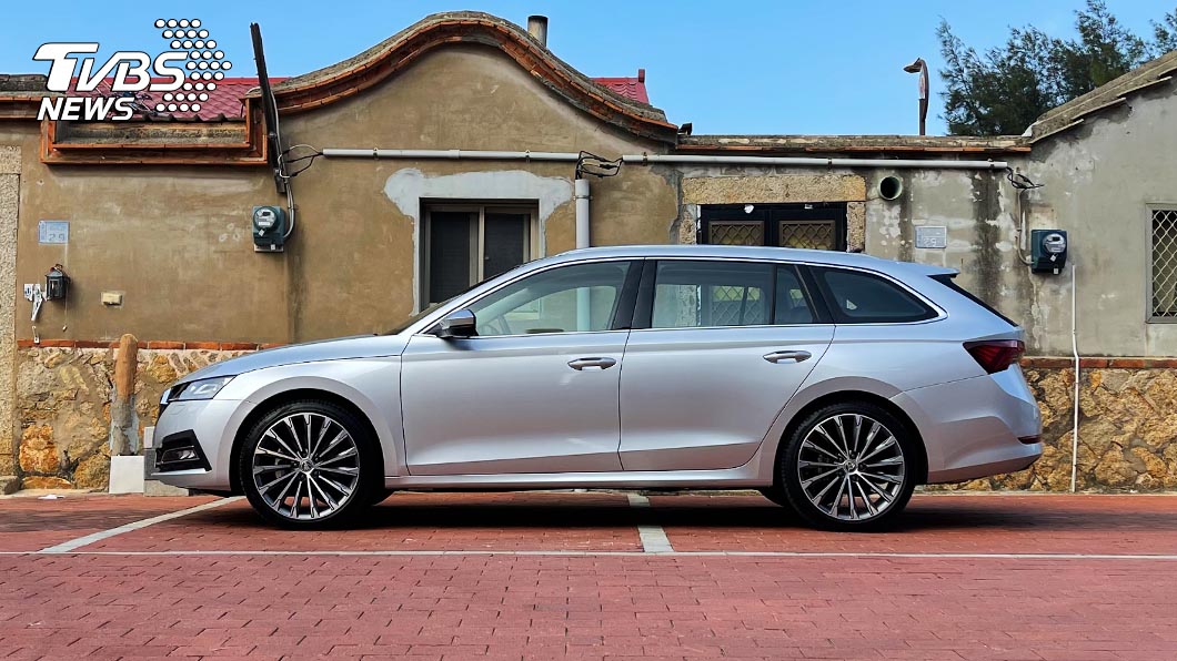 如果售價能夠落在130萬元至140萬元區間當中，Octavia Combi 2.0 TSI 4x4將會有不錯競爭力。