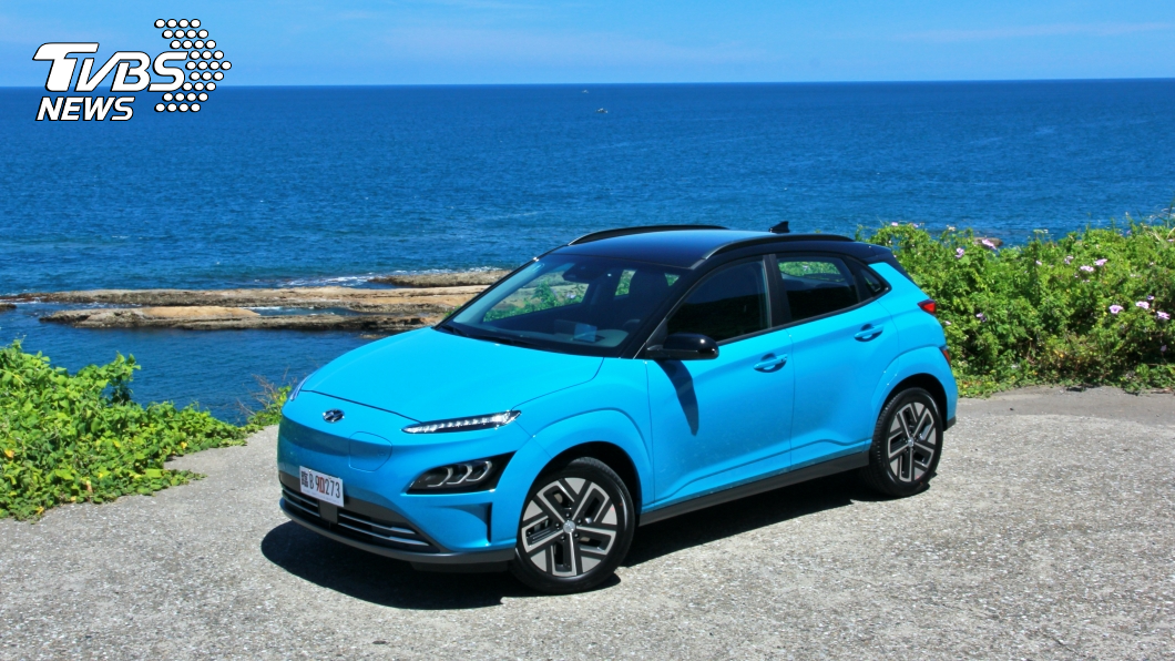 台灣所導入的Kona Electric車型,分成EV300與EV500兩款,建議售價分別為124.9萬元以及154.9萬元。(圖片來源/ TVBS)