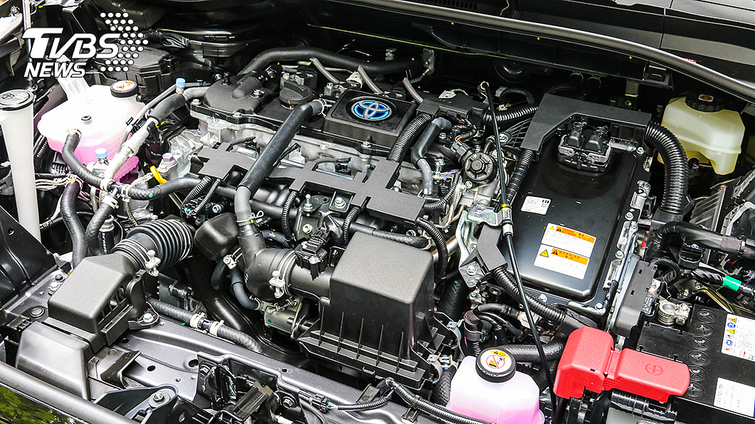 Corolla Cross GR Sport Hybrid油電車型動力輸出與一般版本Corolla Cross相同,都是以122匹馬力的Hybrid油電複合動力系統擔任。
