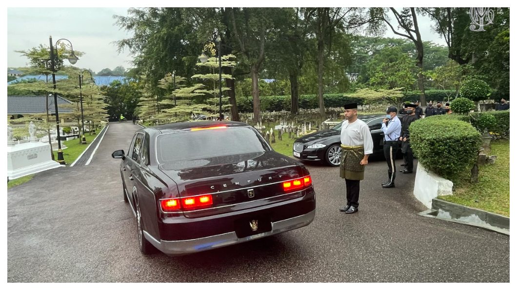 馬來西亞Johor王儲曬出他的新座駕,第三代Toyota Century。(圖片來源/ Johor臉書)