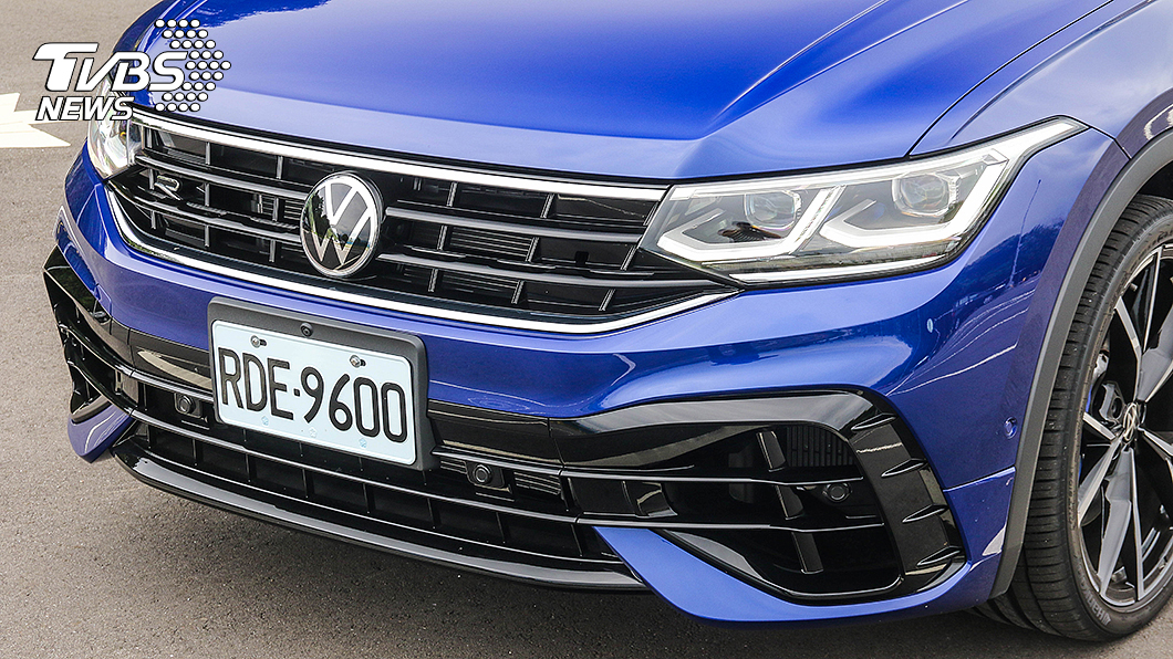 Tiguan R車頭裝上空力造型前保桿。