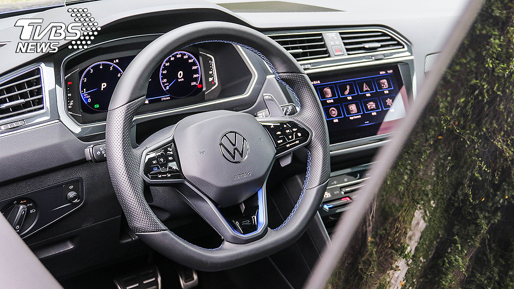 Tiguan R標配Progressive Steering動態齒比轉向系統。