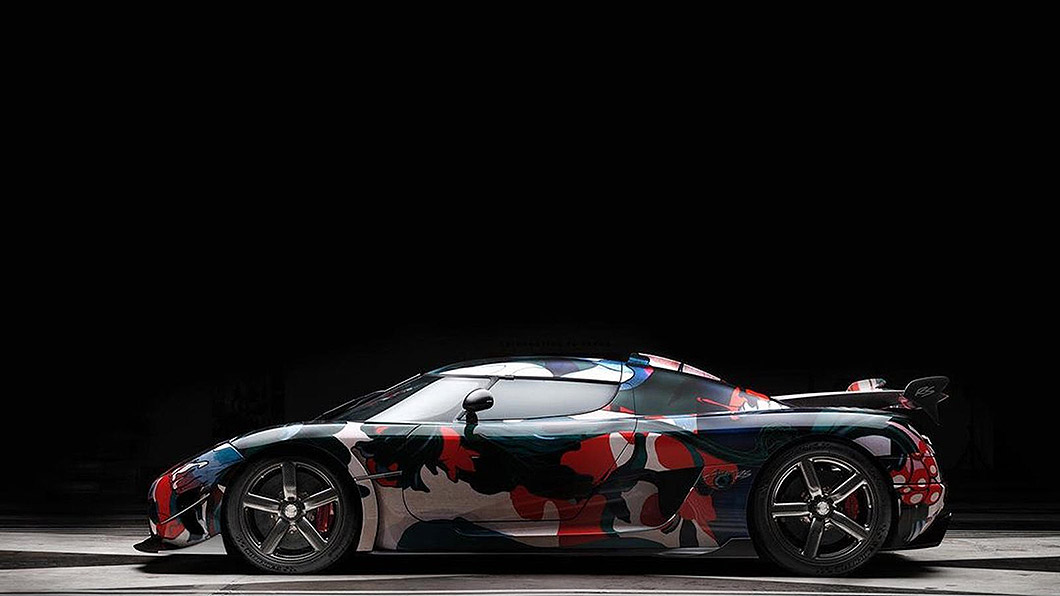 以曾打破最速量產車紀錄的Agera RS為基礎,車身上覆蓋了James Jean畫作包膜。(圖片來源/ 擷取自James Jean臉書)