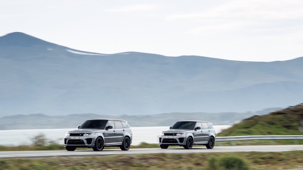 不只是越野能力很強,Range Rover Sport SVR也搭載了品牌最強的引擎動力,速度也非常驚人。(圖片來源/ Land Rover)