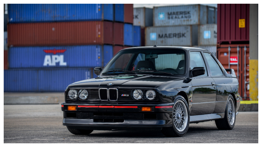 BMW E30 M3,最大特色是可樂瓶曲線寬體。(圖片來源/ BMW)