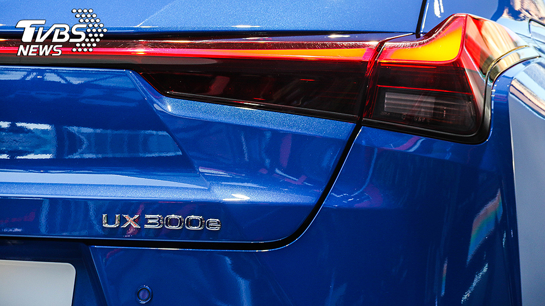 UX 300e採用豪華版單一車型設定,建議售價為169.9萬元。