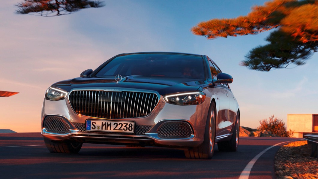 所採用的基礎是最頂級的V12車型,車上配備6.0升V12雙渦輪增壓引擎。