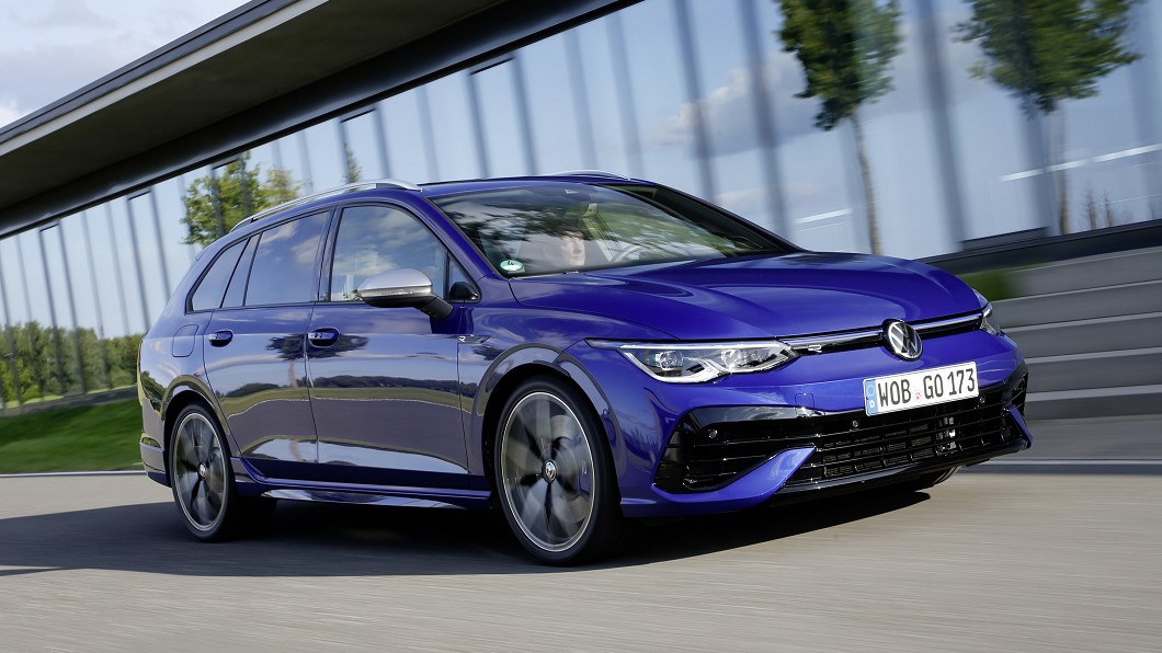 Golf R旅行車賣202.8萬貴嗎? 臺德售價比一比見分曉!
