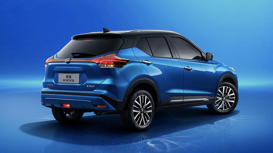 東風日產為小改款Kicks車尾引入LED燈組,並導入類貫穿式光條設計。(圖片來源/ 東風日產)
