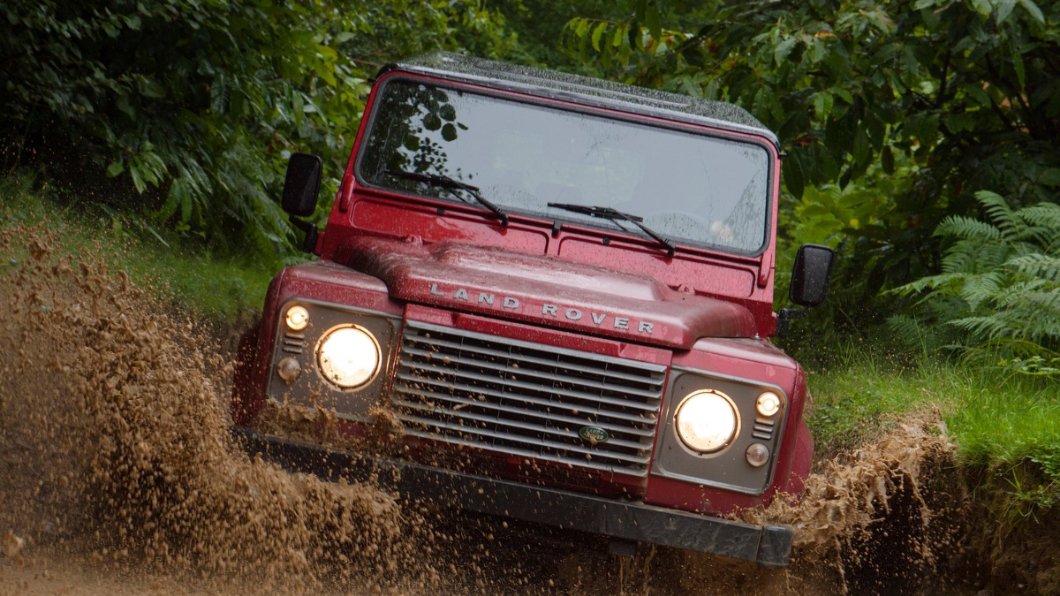上一代Defender在2016年走入歷史後,瘋狂粉絲Ratcliffe催生出Grenadier。(圖片來源/ Land Rover)