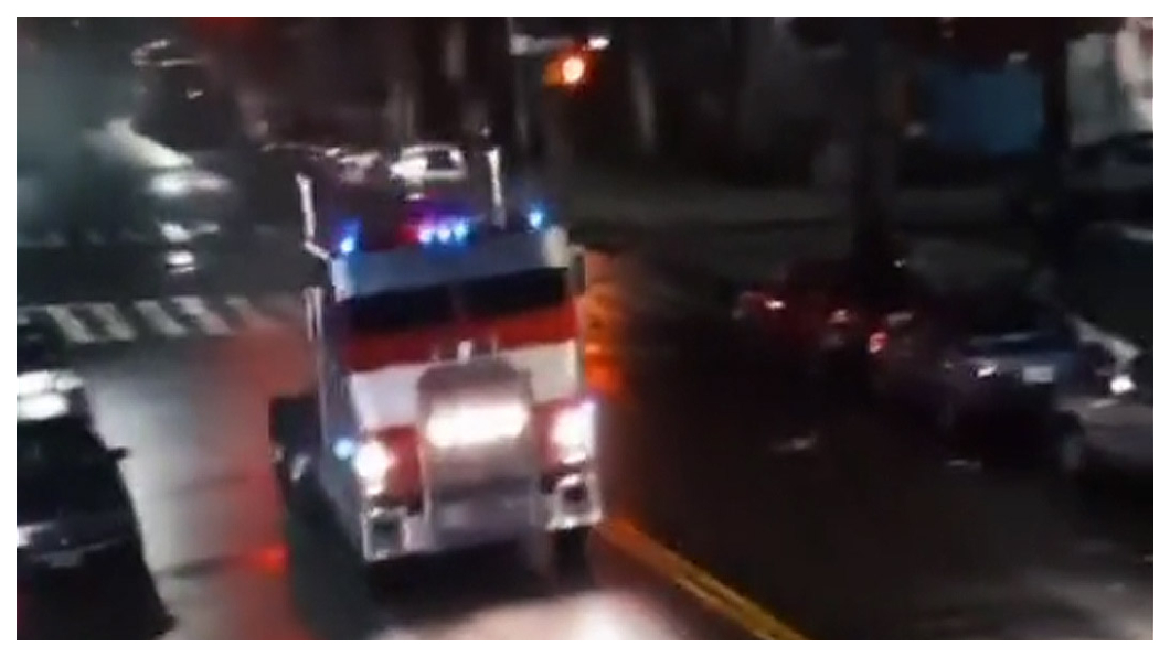 經典柯博文回歸! 少了麥可貝的變形金剛主角紐約街頭直擊