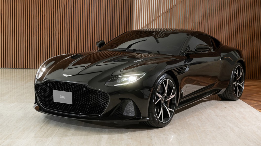 DBS Superleggera 007 Edition車身採用特殊陶瓷灰色塗裝。(圖片來源/ 永三汽車)