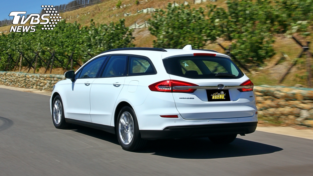 令人印象深刻的事情,其實是Hybrid油電混合動力搭配Mondeo Wagon歐化的底盤操控表現。(圖片來源/ TVBS)