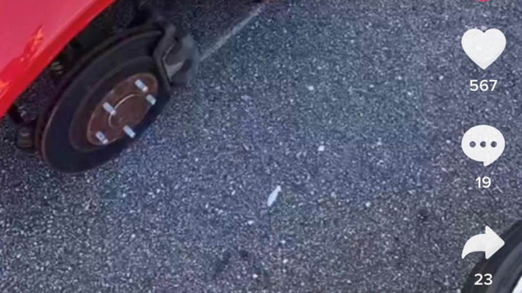 「Lug Nut Challenge」會把你車輪的螺母鬆開,然後在旁邊拍攝你開車出意外的畫面。(圖片來源/ 抖音@s2kcchuy)