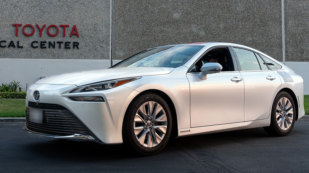 一滴油都不吃能跑多遠? Toyota未來:1,360公里沒問題!