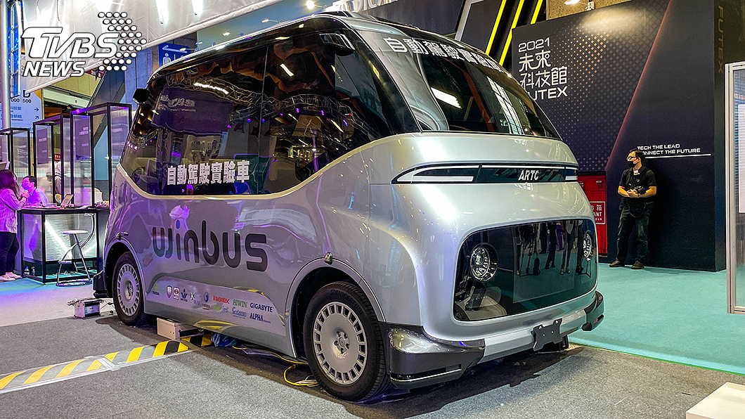 Winbus並沒有所謂車頭、車尾劃分，窄路迴轉只需要反向行駛就可以。