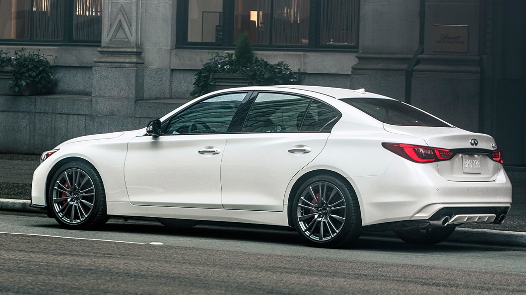 外觀除了黑色水箱護罩與後視鏡之外,Q50 300GT Shadow Edition還配備黑色19吋鋁合金輪圈。(圖片來源/ Infiniti Taiwan)