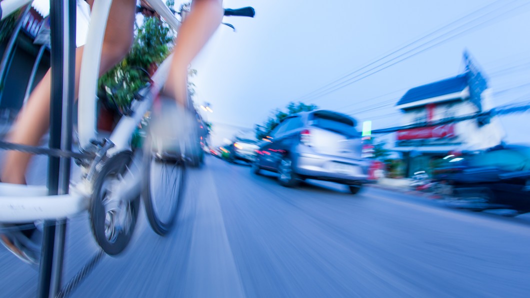 馬來西亞騎自行車上高速公路恐面臨監禁 50c.c.以上機車就沒問題!