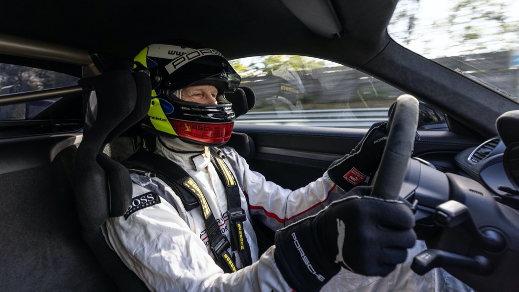 718 Cayman GT4 RS以7分4秒511內跨越不包含T13直線的20.6公里的短版賽道,如此的成績比Cayman GT4還要快上23.6秒。(圖片來源/ Porshce)