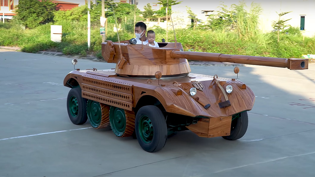 神人把得利卡改裝成戰車　道路時速破百比真的還猛！