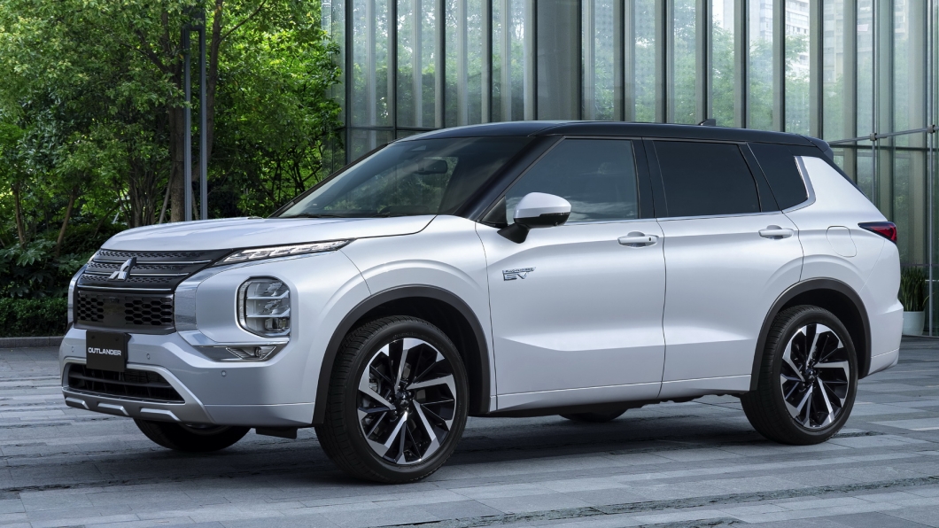 三菱Outlander PHEV再進化 擁有87公里純電續航里程!