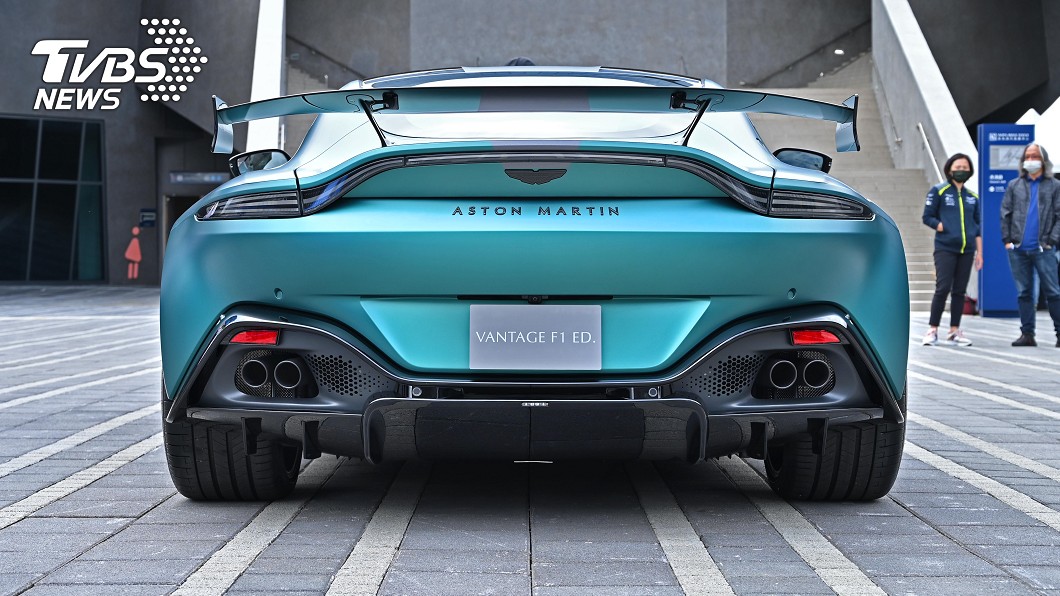 拜新設計大尾翼與各項空力套件所賜,Vantage F1 Edition於極速行駛時,可獲得共200公斤的下壓力。