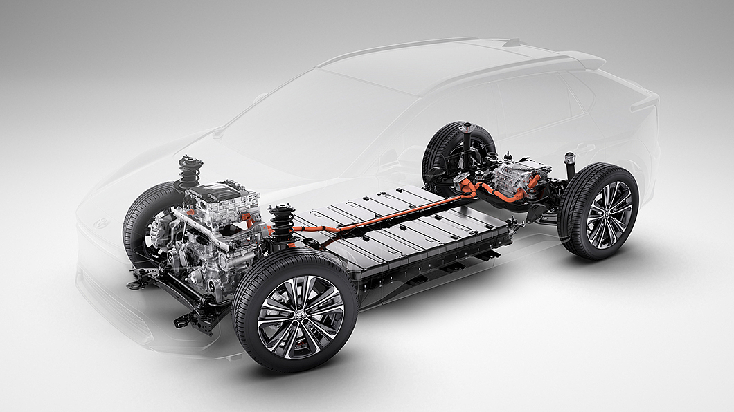 bZ4X電池採用薄型化設計，並且整合在底盤當中。(圖片來源/ Toyota)