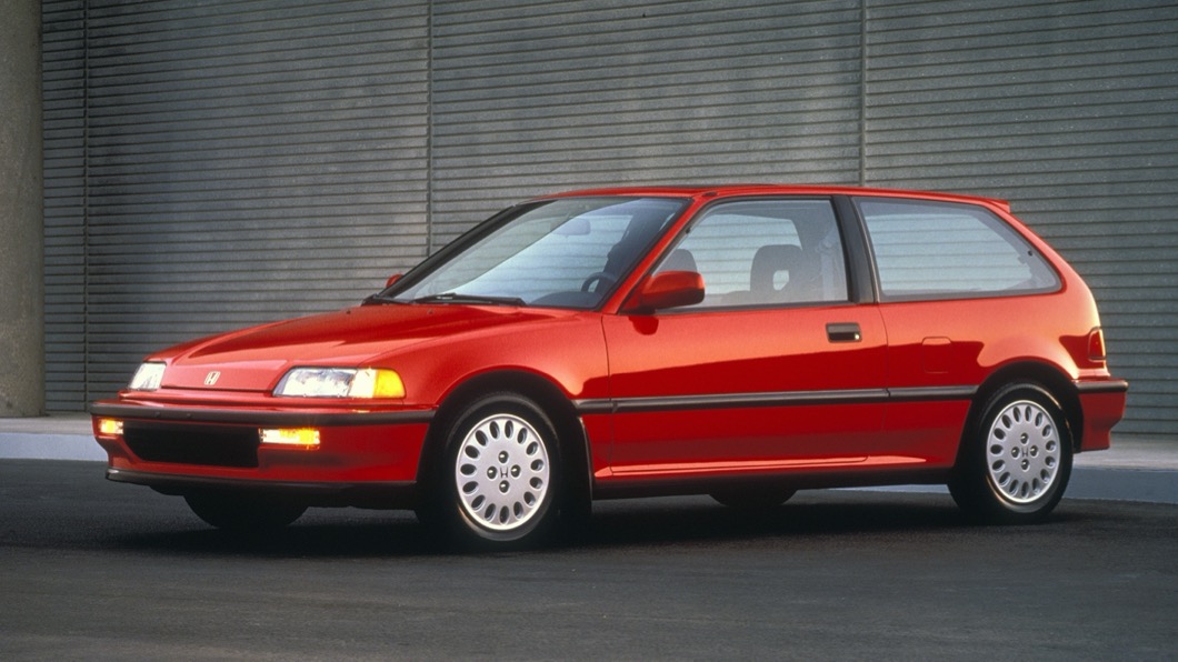 杜汶澤一眼就看出後方的車輛是第四代Honda Civic。(圖片來源/ Honda)