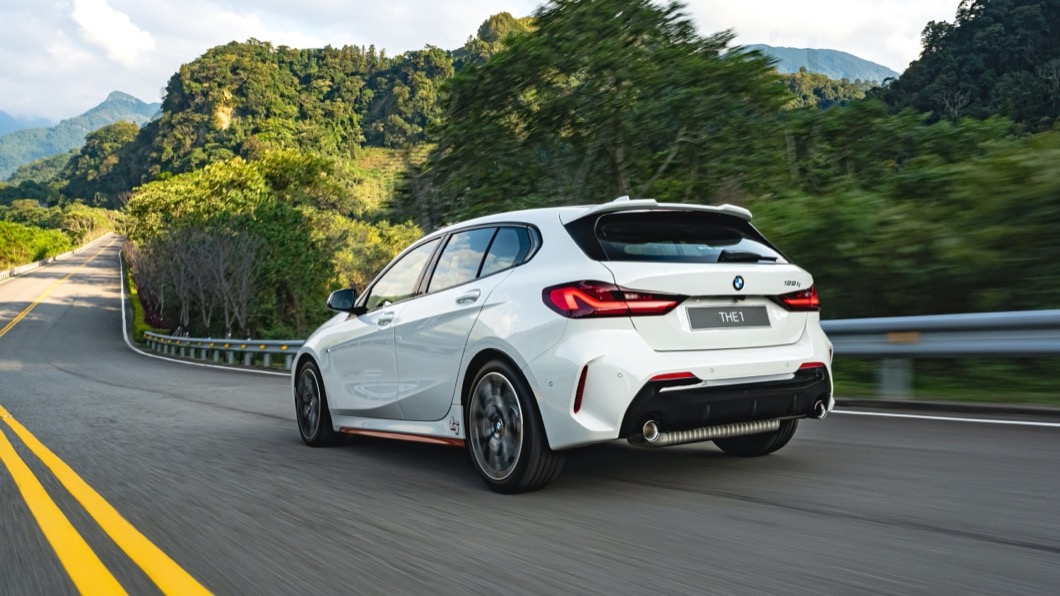 128ti車上搭載2.0升直列四缸TwinPower Turbo引擎，可以輸出265匹最大馬力以及40.8公斤米的最大扭力輸出。(圖片來源/ BMW)
