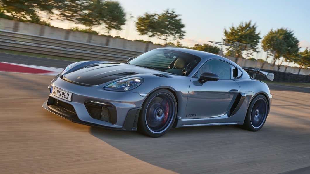 在正式發表之前Porsche也將這輛車帶到德國紐伯林北賽道測試，並以7:09.300的時間完成20.832公里的賽道刷新紀錄。(圖片來源/ Porshce)