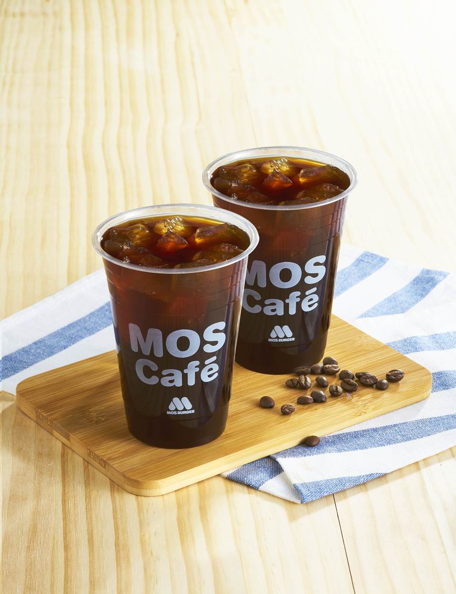 大杯摩斯咖啡2杯只要90元,拿鐵咖啡2杯則是100元。(圖/摩斯漢堡提供)
