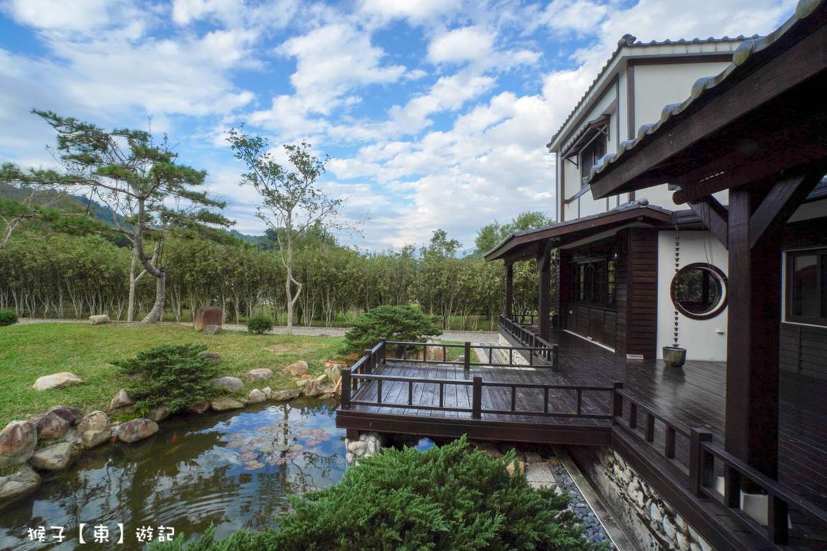 築樂珈琲是充滿濃厚日式風情的木造建築。（圖／猴子【東】遊記提供）