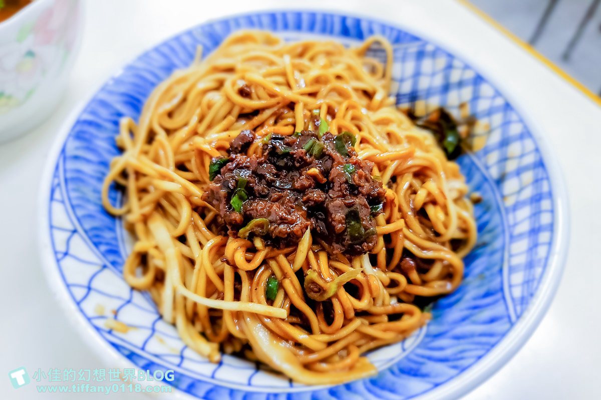 文昌炸醬麵號稱是來宜蘭必吃的炸醬麵。（圖／小佳的幻想世界提供）