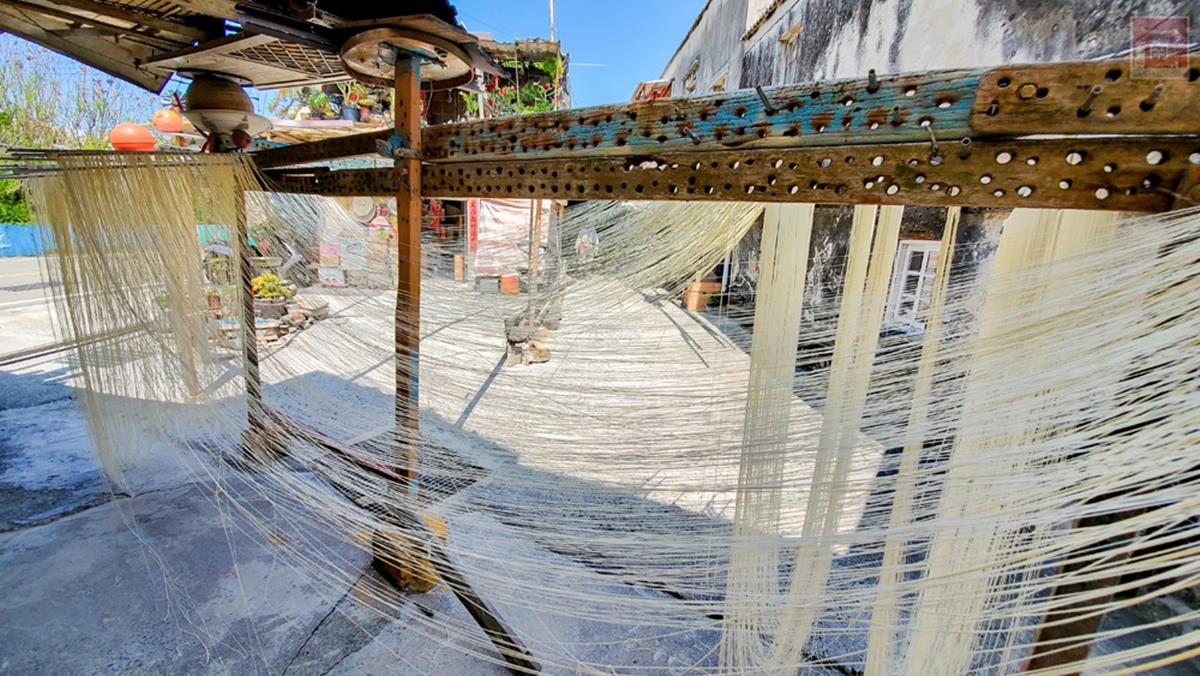 第四代老闆從凌晨3點多就開始工作。（圖／南人幫-Life in Tainan提供）