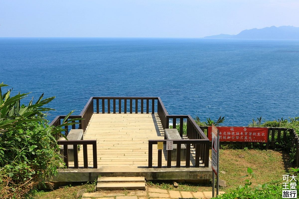 龍洞灣岬步道沿途平緩,沒有太多階梯。(圖/可大王愛旅行提供)