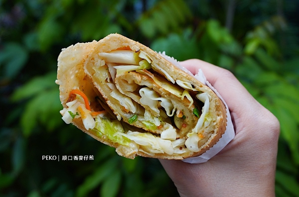 順口香麥仔煎的高麗菜麥仔煎外脆內扎實。(圖/PEKOのSimple Life提供)