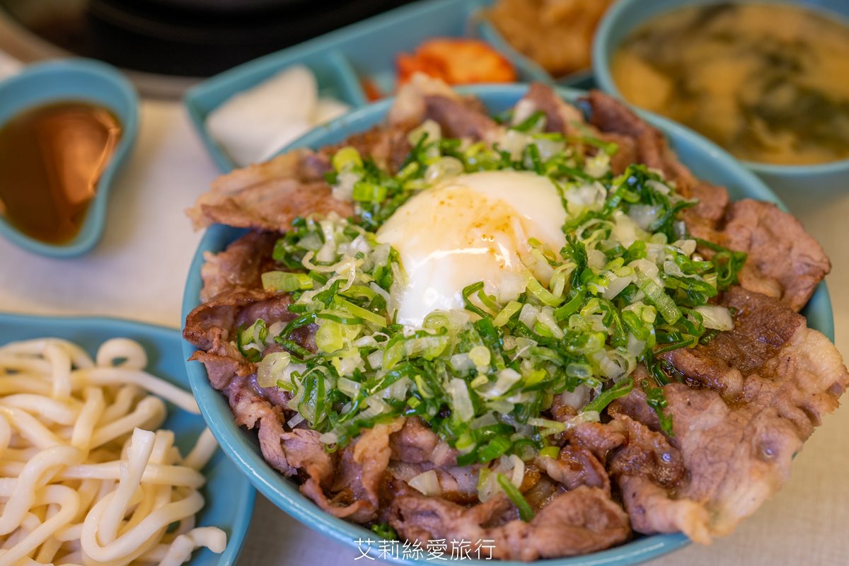 饞饞燒肉鍋物是單點式的平價火烤兩吃。(圖/艾莉絲愛旅行提供)