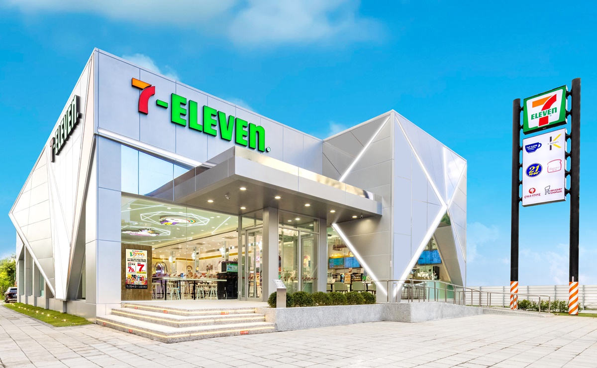 7-11亞洲第1萬店「亞萬門市」開在台南。(圖/7-11提供)