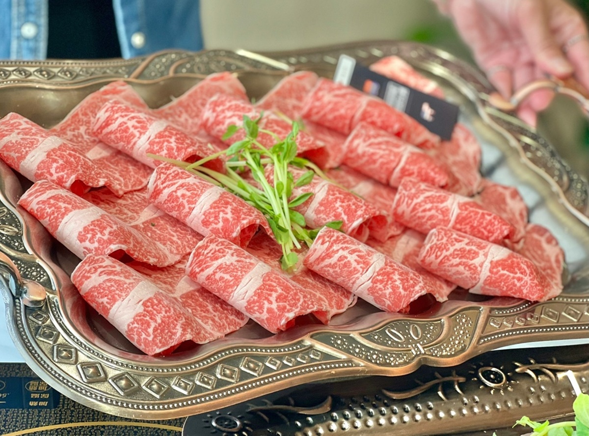 Prime無骨牛小排油花分布均勻,吃起來更是鮮嫩多汁。(圖/小美阿姨x攝影美食旅行提供)