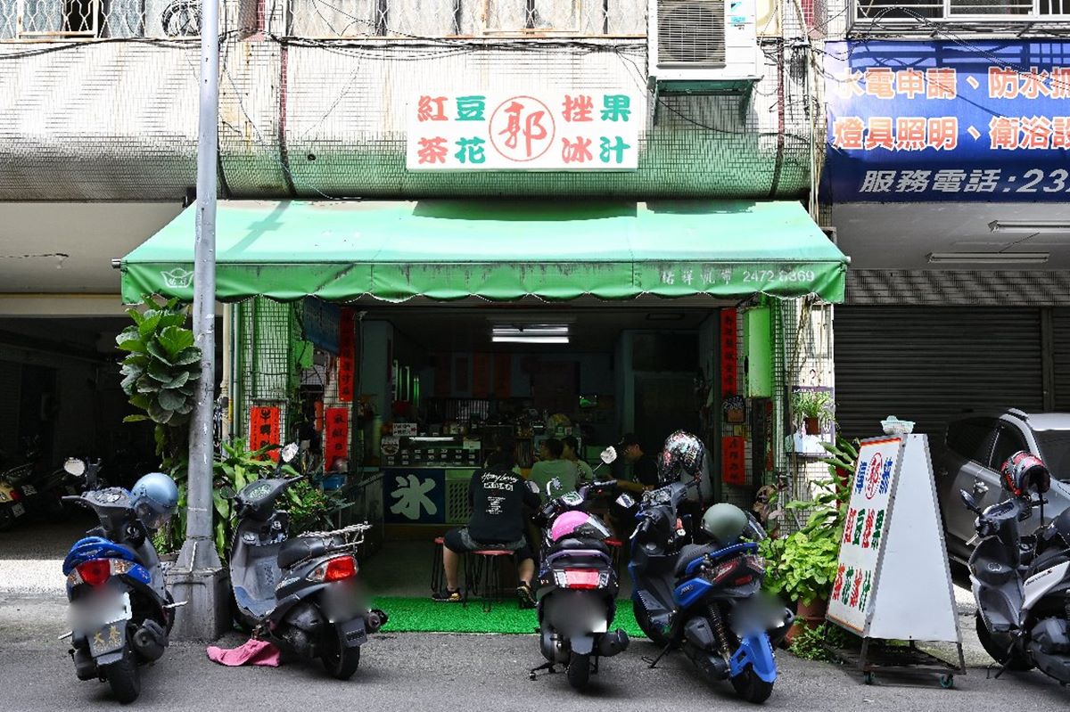 郭冰位在台中西區中美街上,外觀並不起眼卻是在地人推爆的口袋名單。(圖/糖糖‘s享食生活提供)