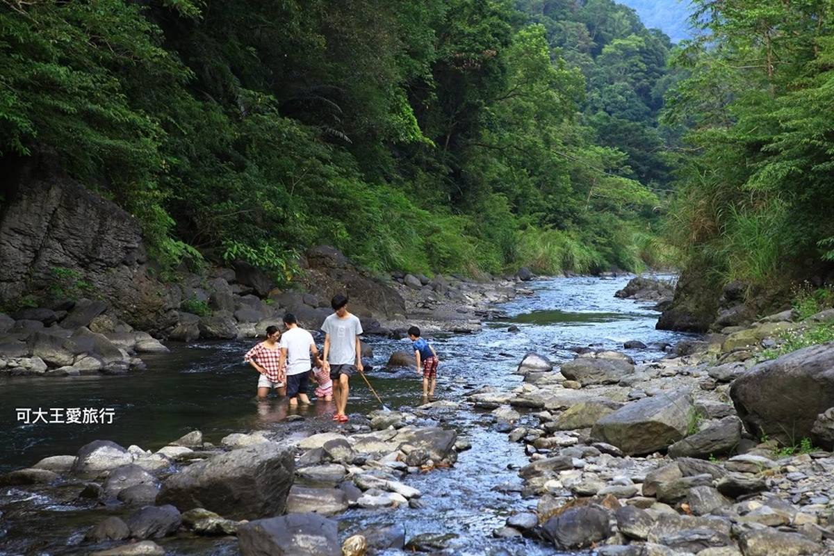 「桶後林道阿玉溪」從桶后林道進去，可以邊野餐邊感受溪水的涼意。（圖／可大王愛旅行提供）
