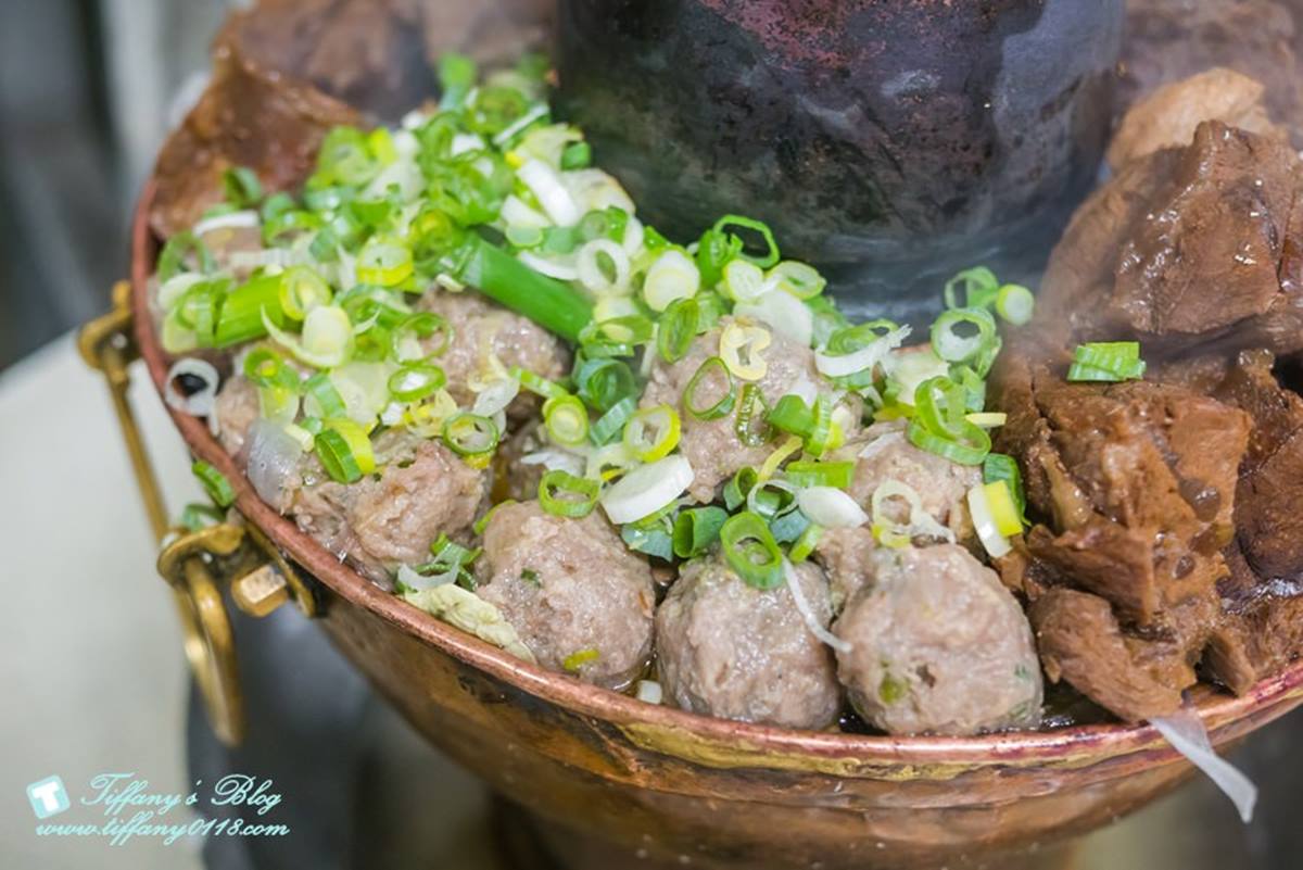 牛肉丸混合著蔥花製成，肉香與蔥香交織超好吃！（圖／小佳的幻想世界提供）
