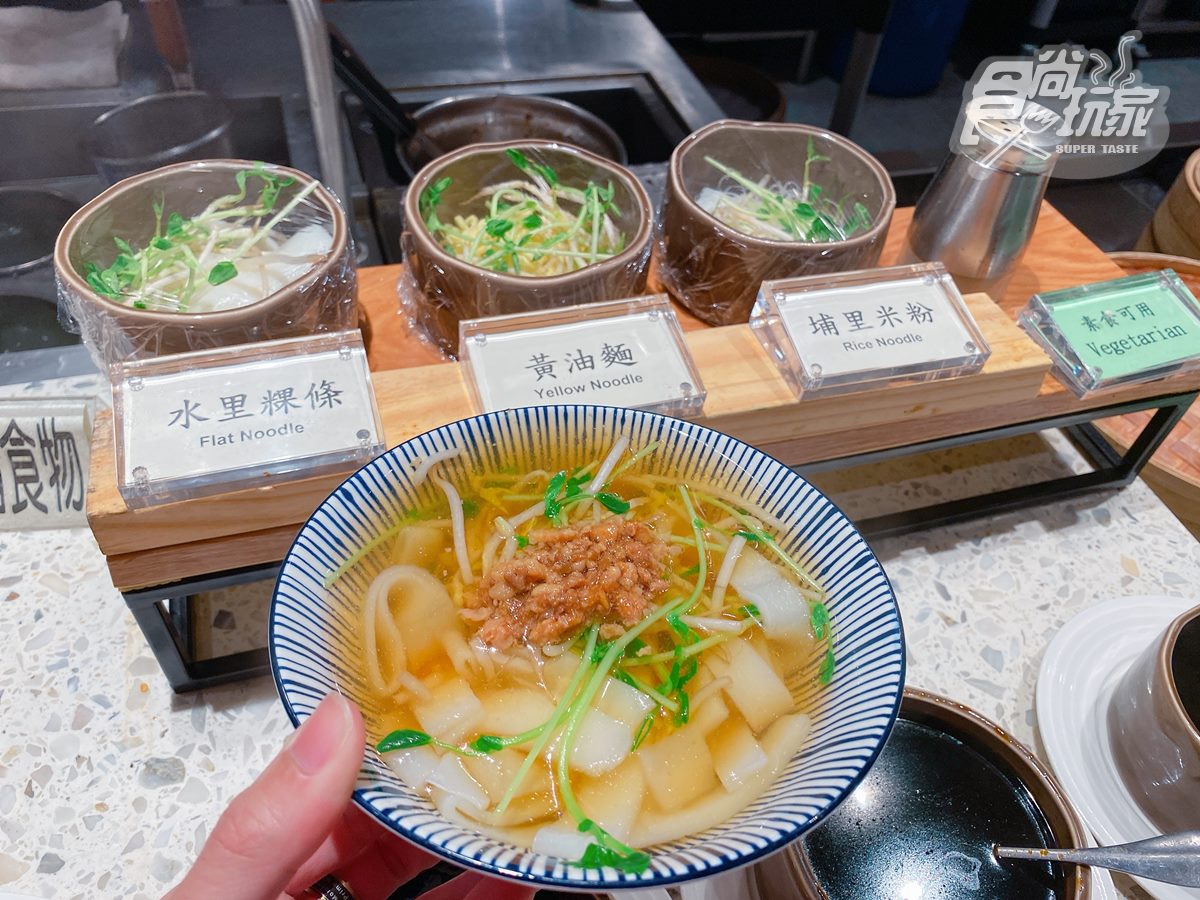 Buffet餐檯能吃到整個南投的特色料理,包含現煮的埔里米粉、水里粿條等等。(圖/食尚玩家)