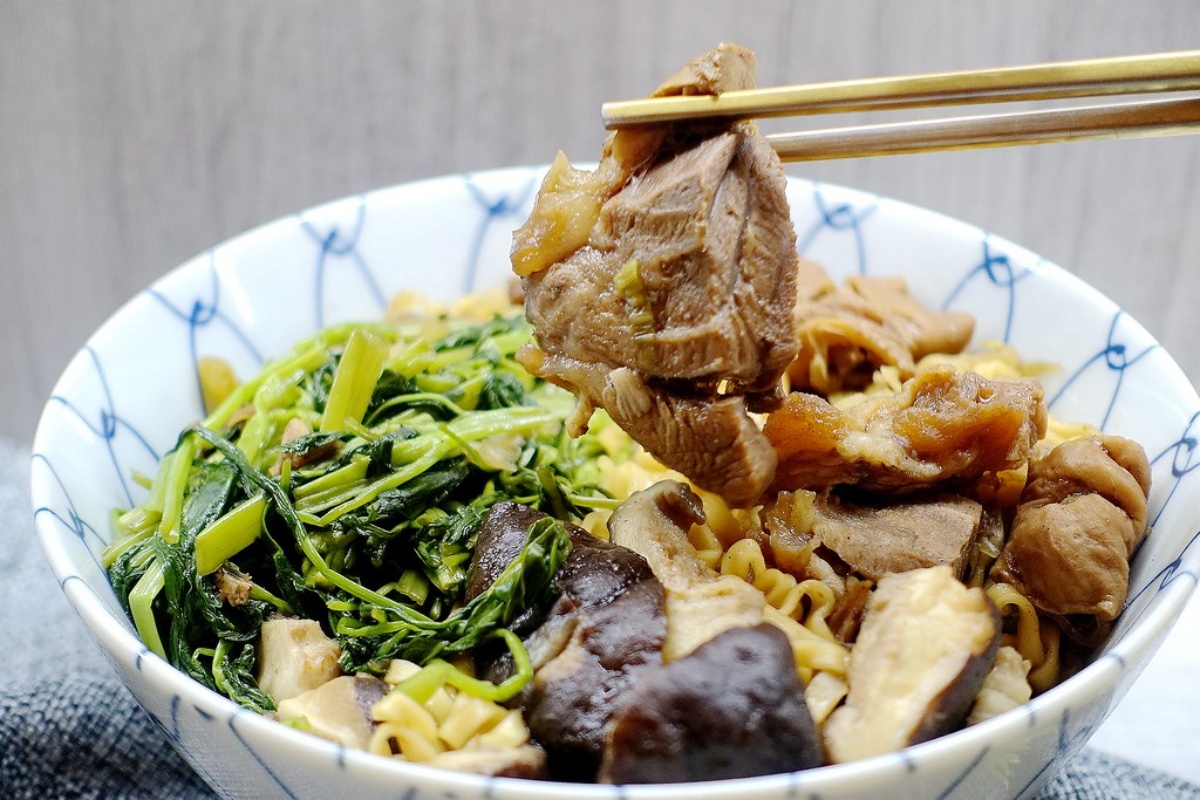 豬腱肉大塊又厚實,很好吃而且沒有豬腥味。(圖/加小菲愛碎碎唸提供)