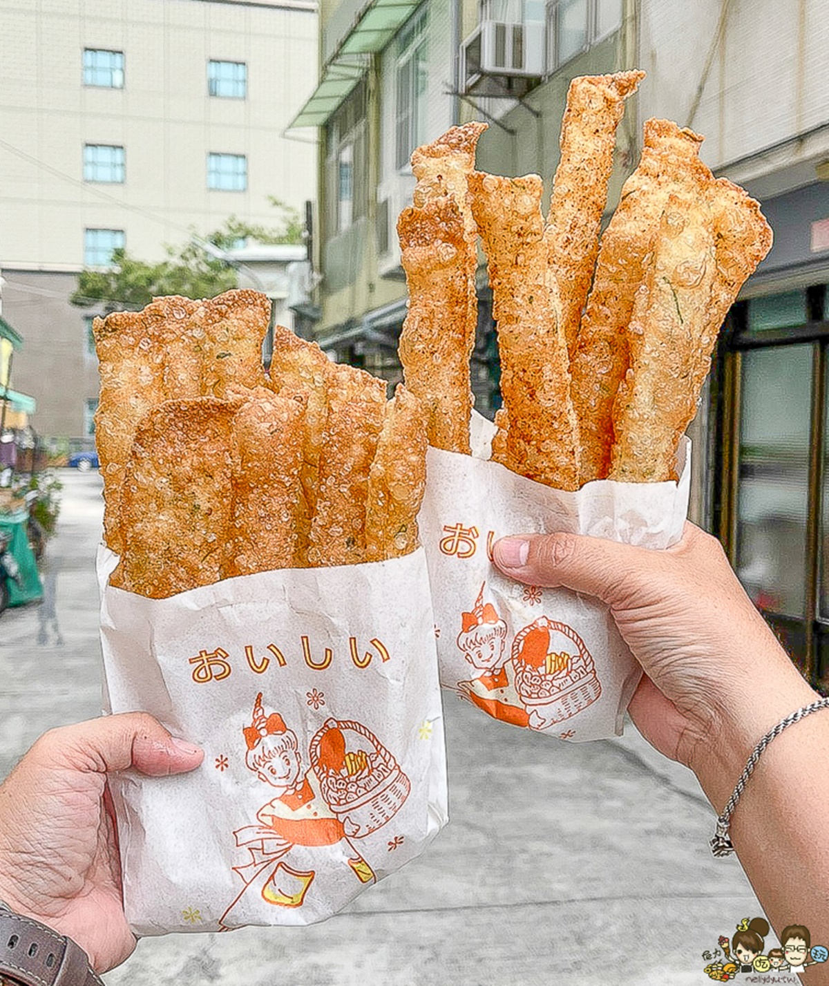 蔥餅條卡滋卡滋超唰嘴，中空的設計讓整體更富有層次。（圖／跟著尼力吃喝玩樂）