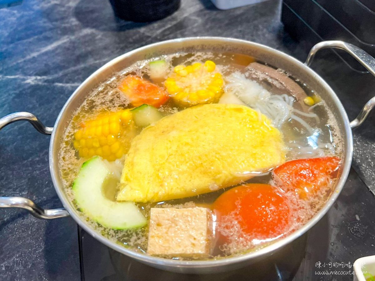 「鰹魚昆布湯」,湯頭清甜,煮蔬菜很爽口。(圖/陳小可的吃喝玩樂提供)